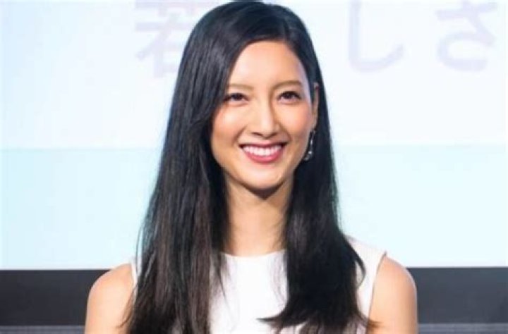 菜々緒「すっぴん」って何が本当？写真で読み解く印象と素肌ケア